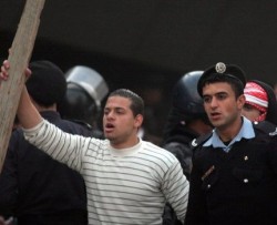 البخيت يوعز بالتصدي لحملة العصي والحجارة