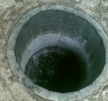 اربد : 3 شبان سقطوا في حفرة مياه عادمة