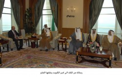 رسالة من الملك الى امير الكويت ينقلها الفايز