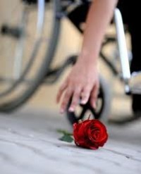 هل تقبل الارتباط بفتاة معاقة؟