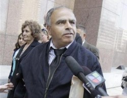 والد حسام الصمادي يناشد العاهل السعودي التدخل بقضية ابنه