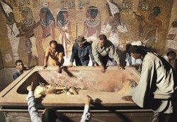 إحباط محاولة تهريب 107 قطع أثرية من مصر إلى الأردن