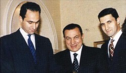 مصر : حبس حسني مبارك ونجليه جمال وعلاء 15 يوماً على ذمة التحقيق