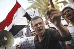 الاعتصام الثالث امام السفارة السورية تضامنا مع الشهداء