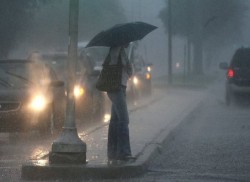 طقس بارد وأمطار الجمعة