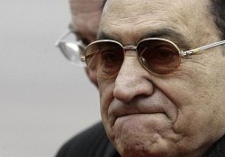 حكم برفع اسم مبارك وزوجته من الشوارع والميادين