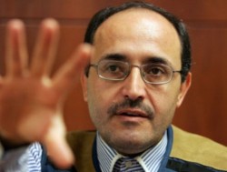 غسان بن جدو اتهم الجزيرة بالتحريض وقدم استقالته