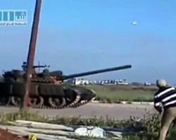 قافلة دبابات تتحرك في محيط دمشق