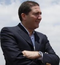 الرفاعي هجر اصدقائه في العالم الحقيقي وتحول الى ناشط الكتروني