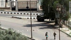 الجيش السوري باشر مغادرة درعا وأنباء عن 500 قتيل ...