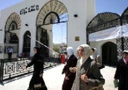 مشاجرة عنيفة على البوابة الشمالية في مؤتة .. وسماع صوت إطلاق نار