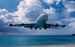 هبوط اضطراري لطائرة اميركية فجر اليوم ... وأوباما يعيش أطول 40 دقيقة في حياته