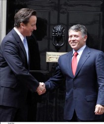 الملك يجري مباحثات مع رئيس الوزراء البريطاني