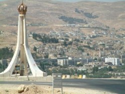 البخيت ينقل لقاءه مع الطفايلة إلى المستشفى بعد غلق الطريق أمام دار المحافظة ..وقوى أمنية تحيط المكان