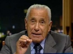 استدعاء محمد حسنين هيكل للتحقيق معه في جهاز الكسب غير المشروع