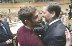 من  هم الاشخاص الذين كانوا برفقة زيد الرفاعي في حادث السير؟؟