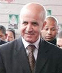 مازن عودة لازال مستشارا في العمل الدولية.