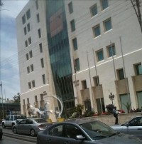 اعتصام "اورانج": "جلطة قلبية" تصيب احد المعتصمين وآخر يهدد بالانتحار