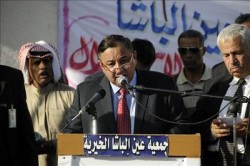 الخشمان يكرم أبناء عين الباشا بذكرى الاستقلال