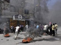 إصابة الرئيس اليمني ومسؤولين كبار في قصف استهدف دار الرئاسة بصنعاء