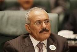 البي بي سي: الرئيس اليمني اصيب بشظية استقرت قرب قلبه، وغادر الى السعودية للعلاج