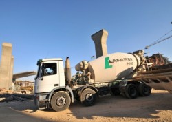 لافارج تستدعي الامن خشية اقتحام مقرها في عمان