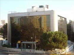 مفصولو "البوتاس" يهددون بحرق أنفسهم ..