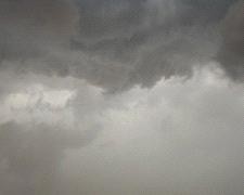 منخفض جوي نادر يؤثر على المملكة الاثنين..