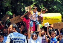 قتلى وجرحى في مظاهرات في عدة مدن سورية