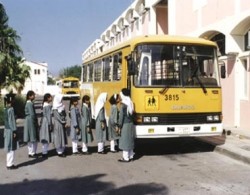 ثمانية معلمون يقاضون مدرسة خاصة