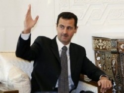 الأسد يعفي محافظ حماة من مهامه