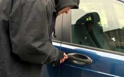 57 حادثة سرقة سيارات في يوم واحد