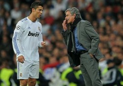 رونالدو: لو رحل مورينيو عن ريال مدريد لرحلت لإنجلترا