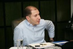 بنك الاتحاد يحجز على اموال وممتلكات عماد وهيثم الدحلة