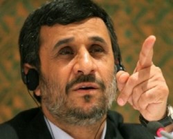 نجاد يأمر بوقف قرار منع الاختلاط في الجامعات