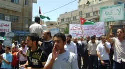 مسيرة اربد: يا علماء السلاطين ضيعتونا سنين وسنين