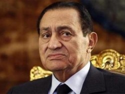 قلب مبارك يتوقف وتم اسعافه بالصدمات الكهربائية