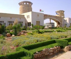 ’التكنو’ تفاجئ طلبتها برفع كبير لرسوم التسجيل