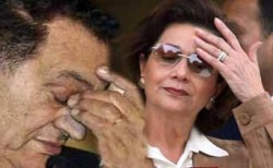 سوزان مبارك تهدد بنشر تسجيلات جنسية لحكام عرب حال محاكمة زوجها