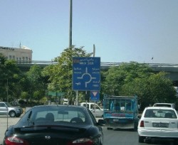 سيارة مسرعة تدهس 3 سيدات قرب الدوار الثامن