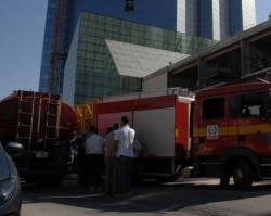 10 إصابات في حريق بالطابق الارضي لابراج عمان