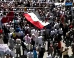 إضراب في درعا تضامناً مع كناكر وحمص .. والأمن يحاصر مناطق في دير الزو