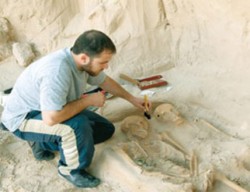 العثور على آثار وبقايا عظام خلف جريدة العرب اليوم