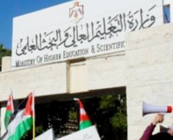 الطلبة العائدون من سوريا يهددون بالاعتصام أمام الرئاسة