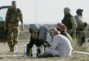 الحكومة العراقية تتجه الى ابقاء حوالي 15 الف مدرب امريكي والتيار الصدري يرفض