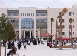 طالب مفصول من ’جدارا’ يبدأ إضراباً عن الطعام