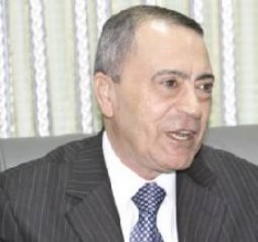 احد نواب السلط  يتهجم على البخيت ويهدد بحجب الثقة