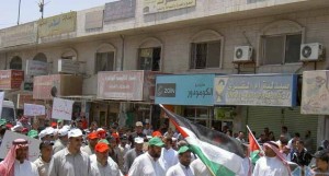 قطع للتيار الكهربائي وفوضى خلال اعتصام الحراك الشعبي في الطفيلة