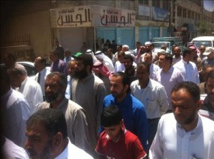 الطفيلة تصلي صلاة الغائب على ارواح الشهداء في جمعة السيادة