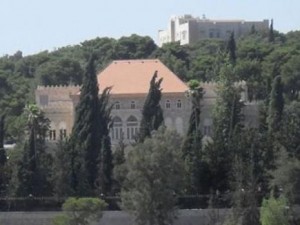 إفطار تقشفي أمام قصر رغدان رفضا ’للترقيعات الدستورية’